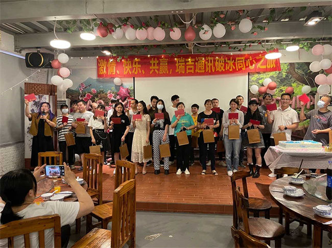 瑞吉員工(gōng)拓展訓練活動場景